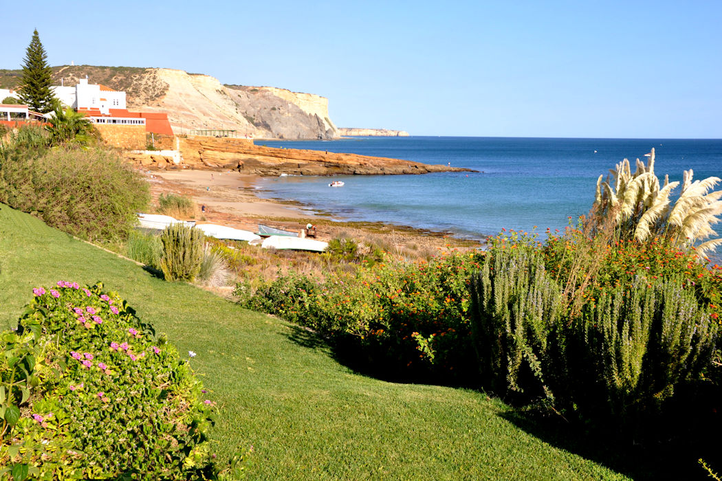 The gardens at Ocean Villas Luz are in front of the sea making Ocean Villas Luz one of the best locations in the Algarve